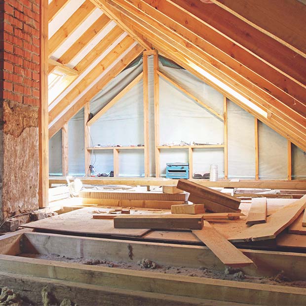 Bei unbeheizten Dachräumen sollte die oberste Geschossdecke gedämmt werden.
